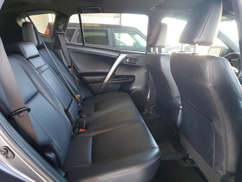 2017 TOYOTA RAV4 HV SE 11
