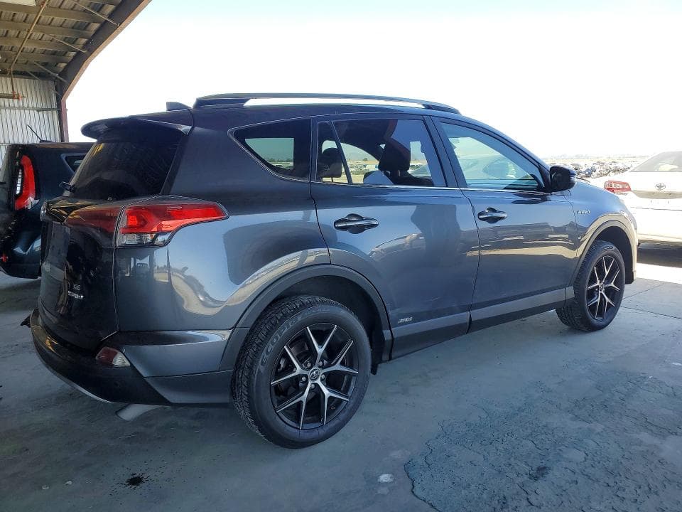 2017 TOYOTA RAV4 HV SE 3