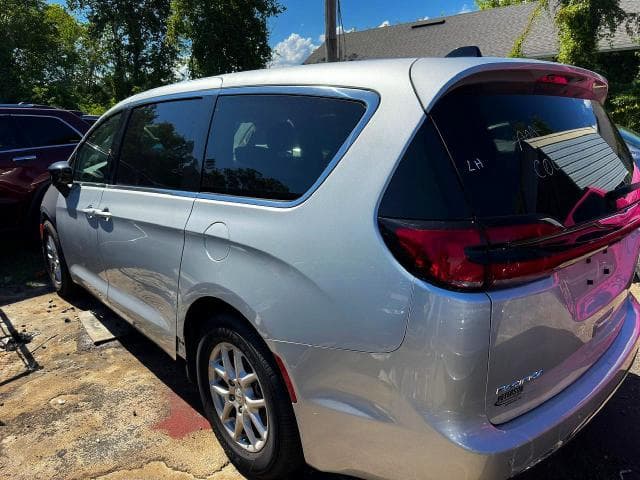 2024 CHRYSLER PACIFICA TOURING L 3