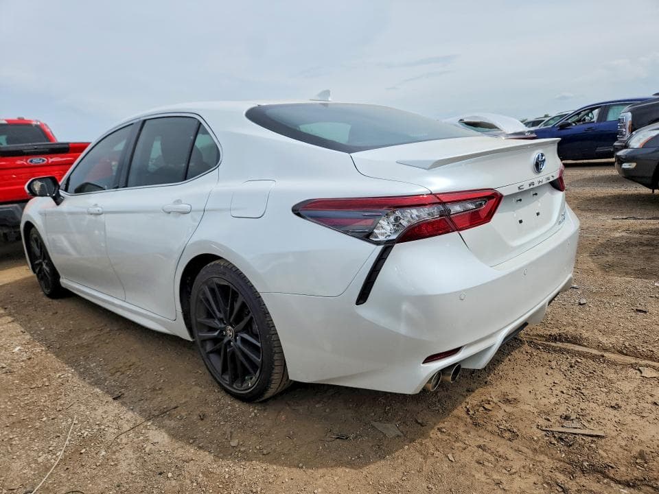 2022 TOYOTA CAMRY XSE 2
