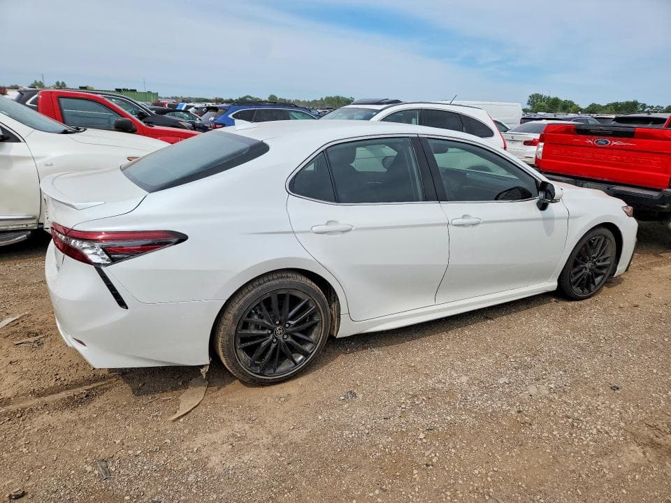 2022 TOYOTA CAMRY XSE 3