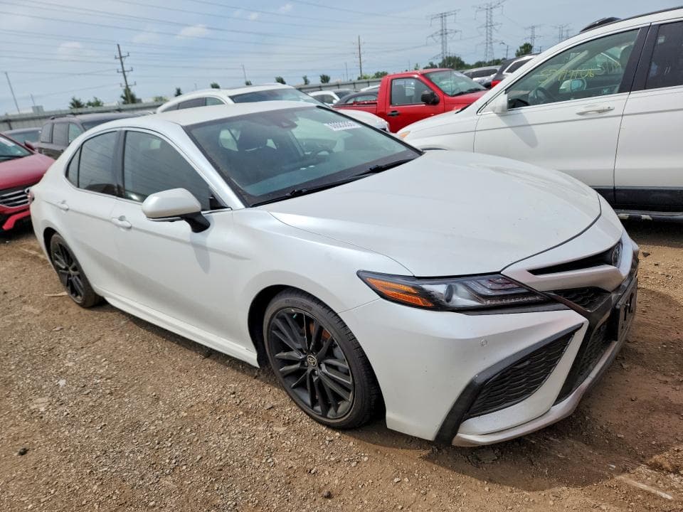 2022 TOYOTA CAMRY XSE 4