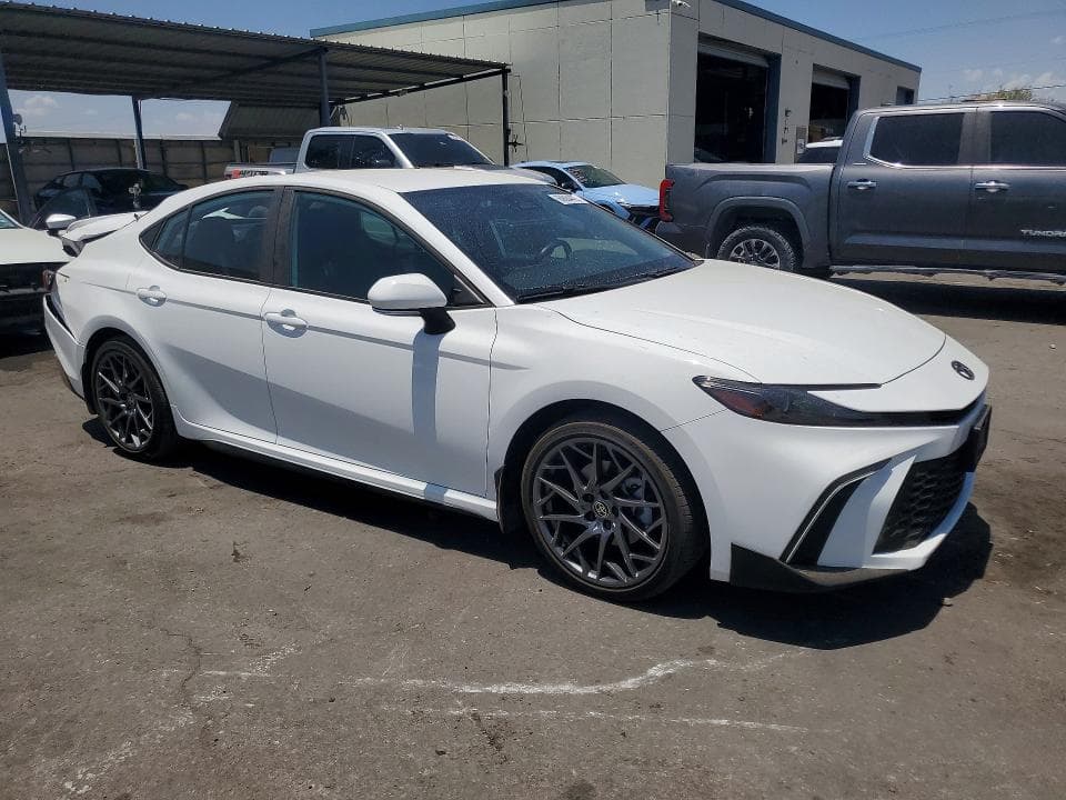 2026 TOYOTA CAMRY SE 4