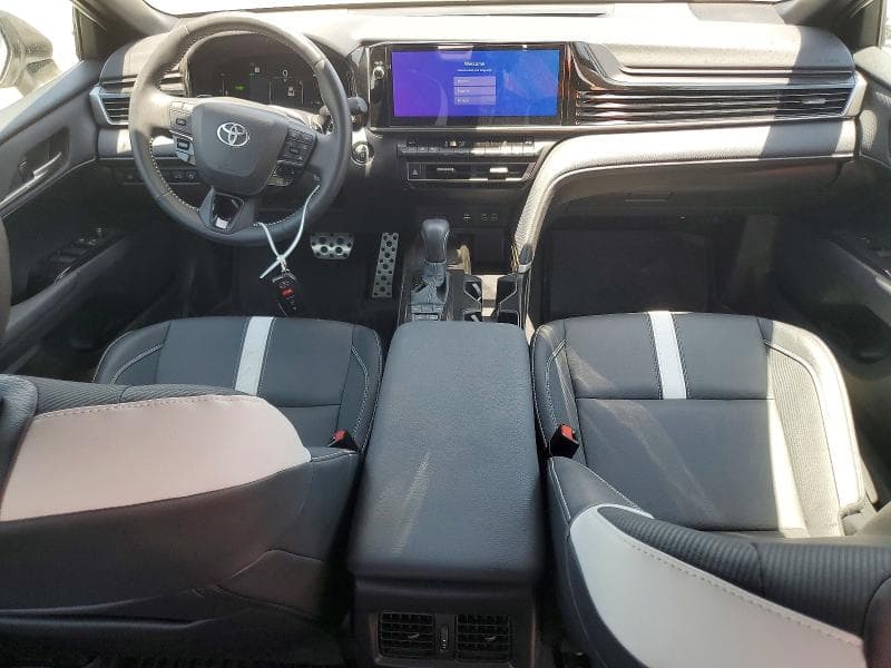 2026 TOYOTA CAMRY SE 8