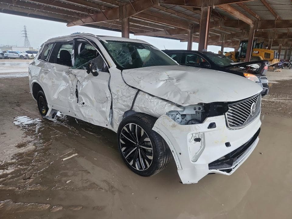2025 VOLVO XC90 PLUS PLUS 4