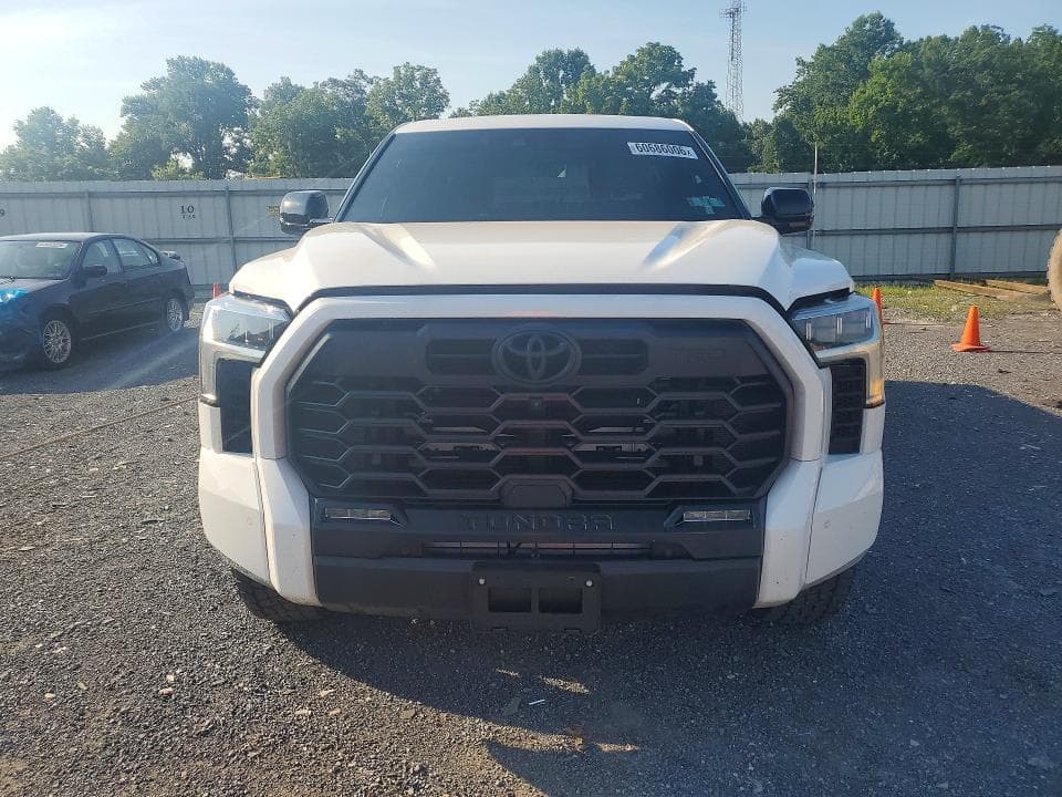 2025 TOYOTA TUNDRA LIMITED 5