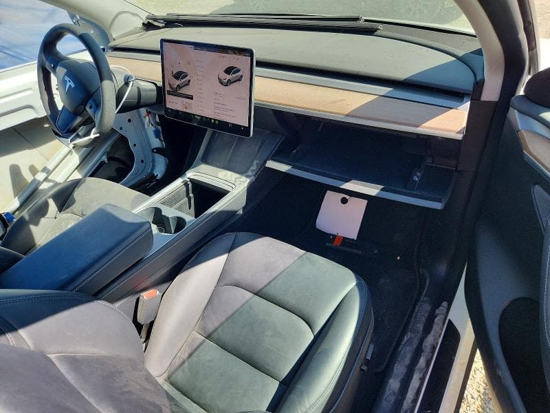 2024 TESLA MODEL Y 8