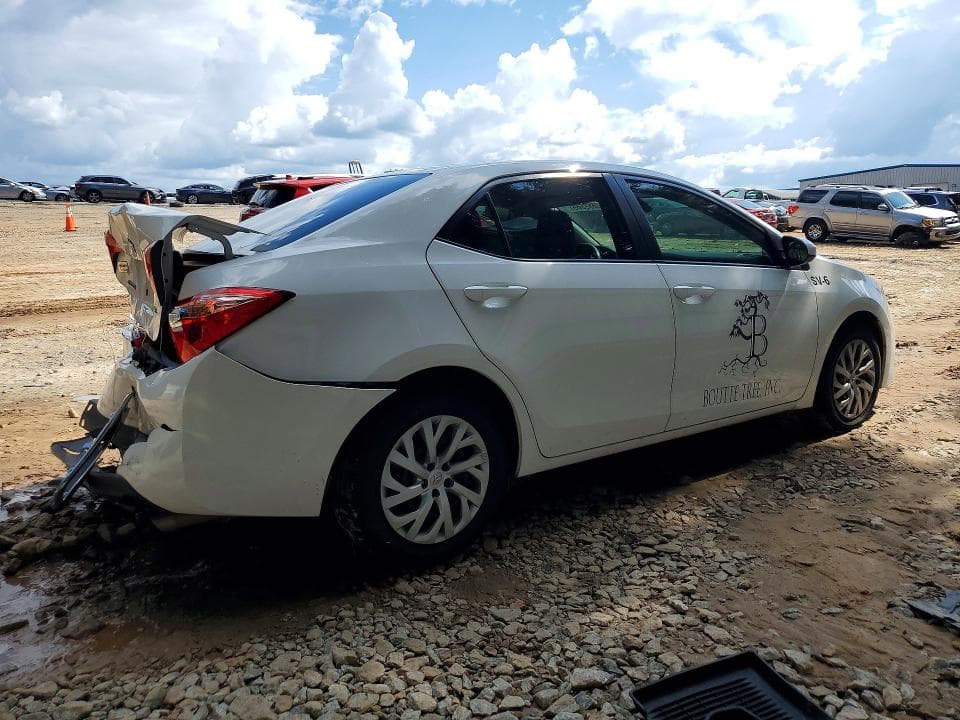 2019 TOYOTA COROLLA LE 3