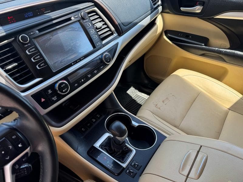 2017 TOYOTA HIGHLANDER XLE 11