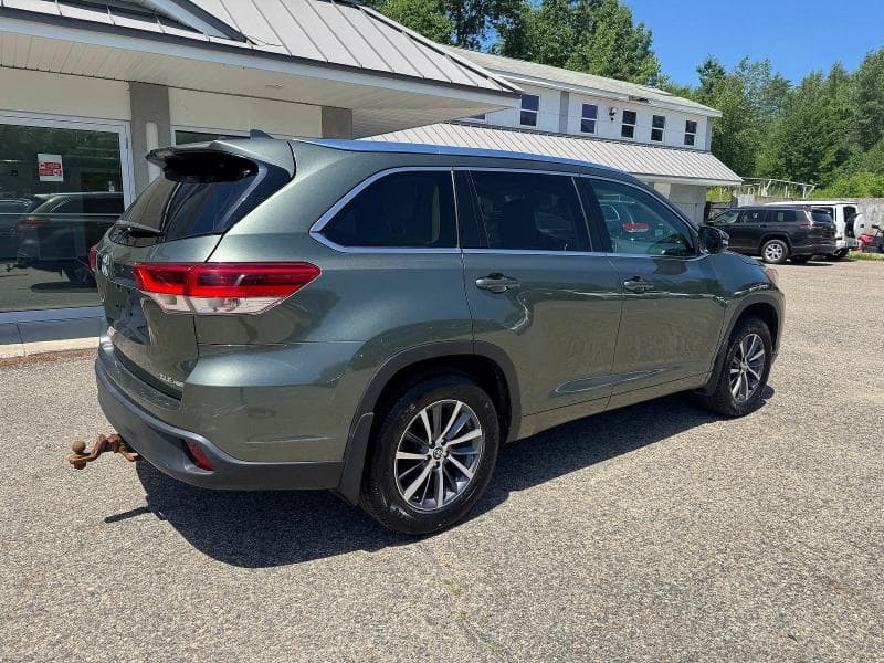 2017 TOYOTA HIGHLANDER XLE 4