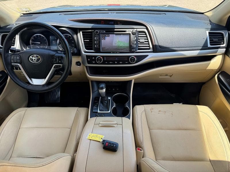 2017 TOYOTA HIGHLANDER XLE 9
