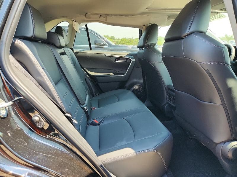 2025 TOYOTA RAV4 XLE PREMIUM 11