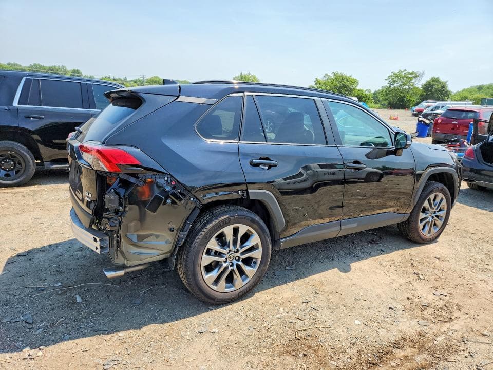 2025 TOYOTA RAV4 XLE PREMIUM 3