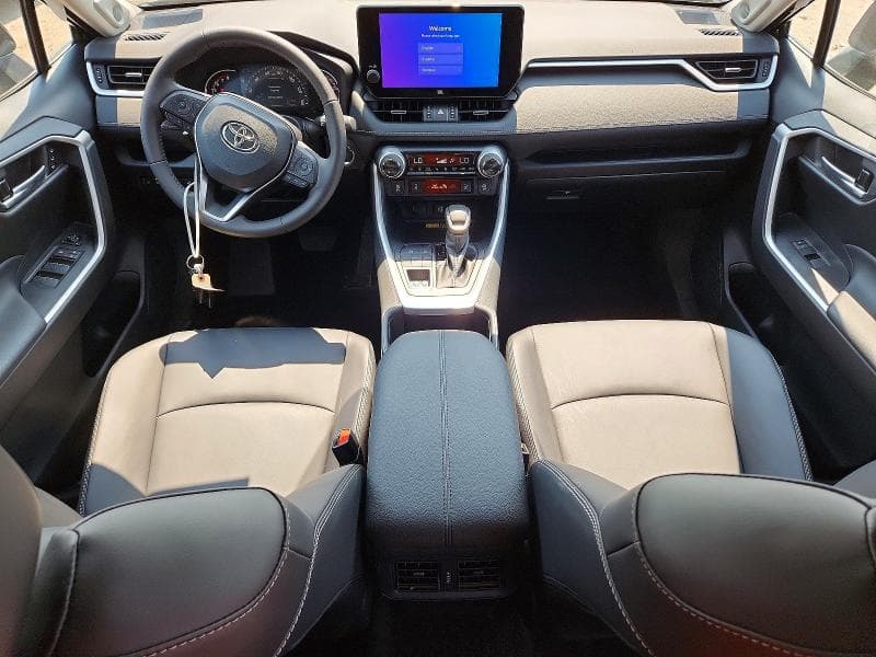 2025 TOYOTA RAV4 XLE PREMIUM 8