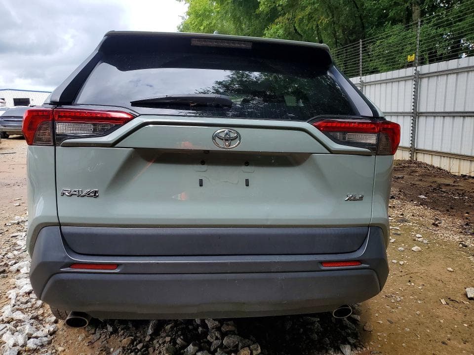 2022 TOYOTA RAV4 XLE 6