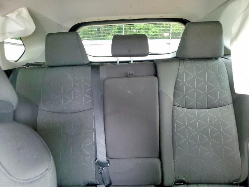 2022 TOYOTA RAV4 XLE 10