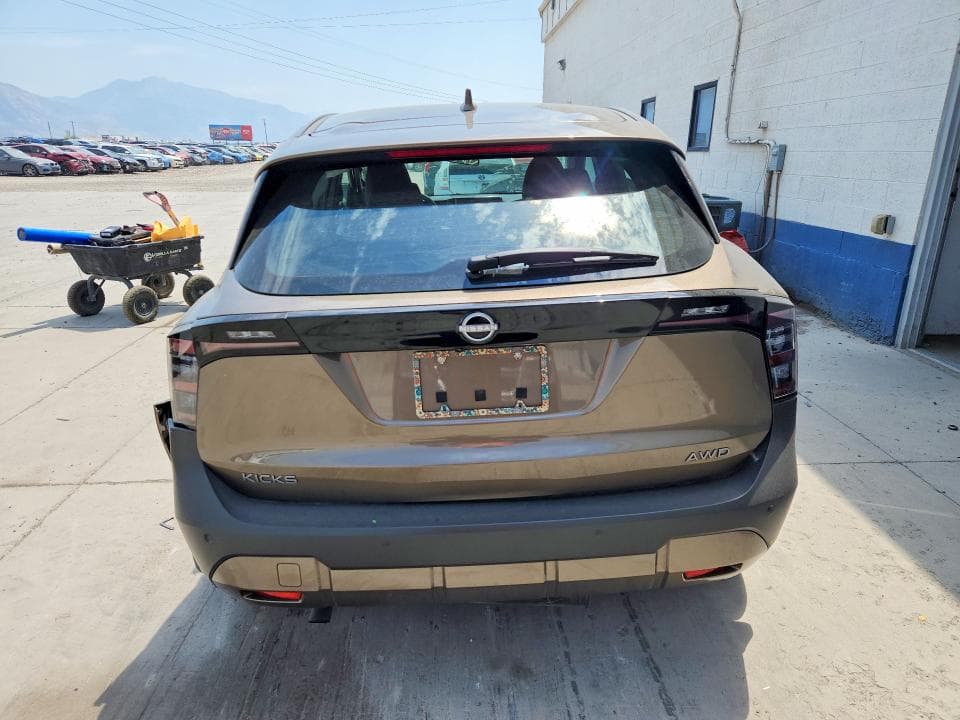 2025 NISSAN KICKS S 6