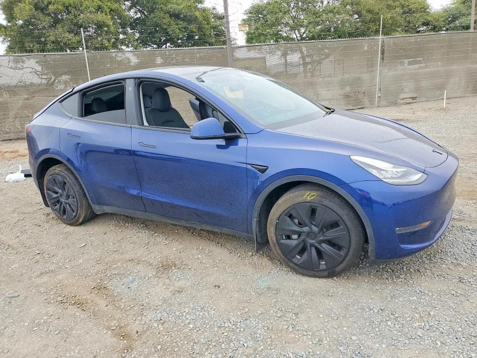 2023 TESLA MODEL Y 4