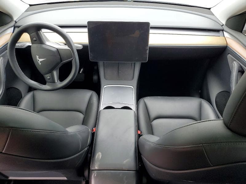 2023 TESLA MODEL Y 8