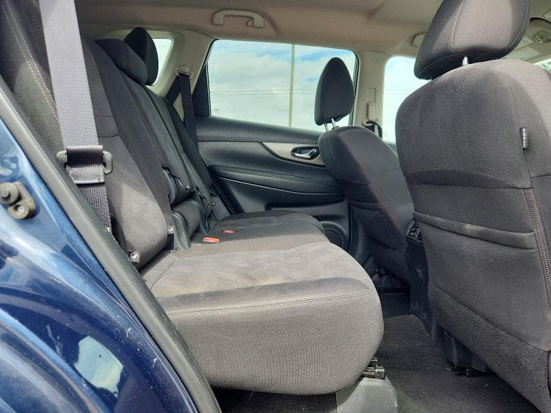 2016 NISSAN ROGUE S 11