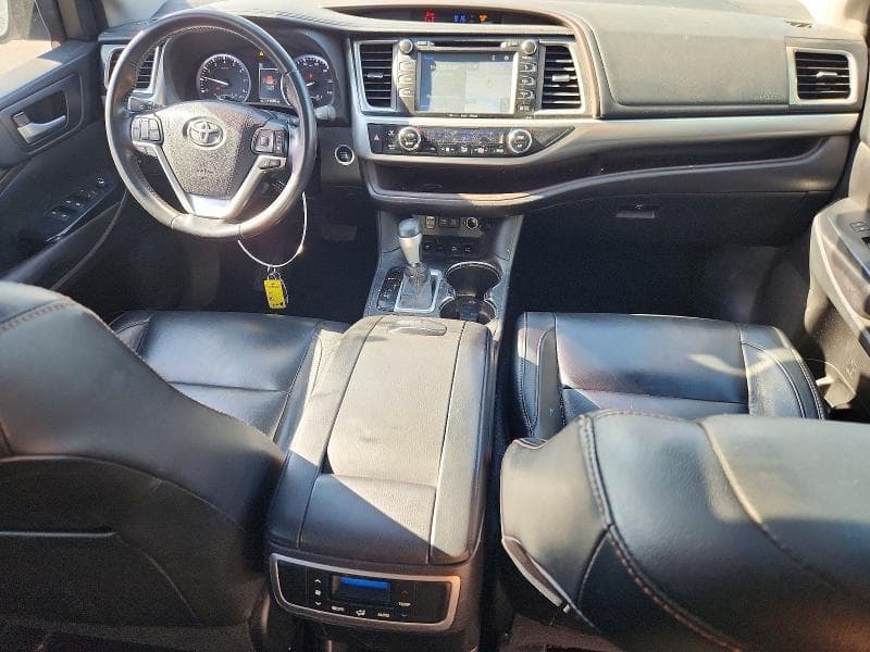 2017 TOYOTA HIGHLANDER XLE XLE 8
