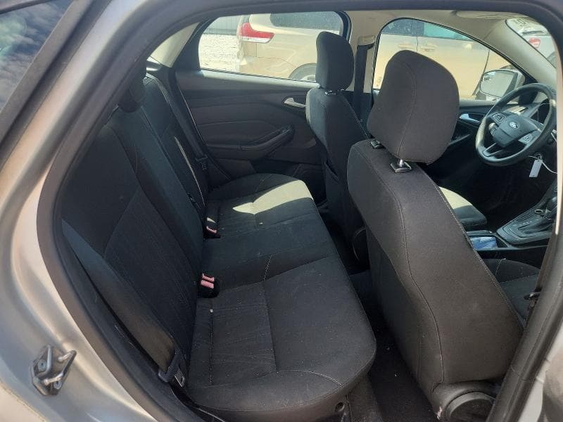 2016 FORD FOCUS SE SE 10