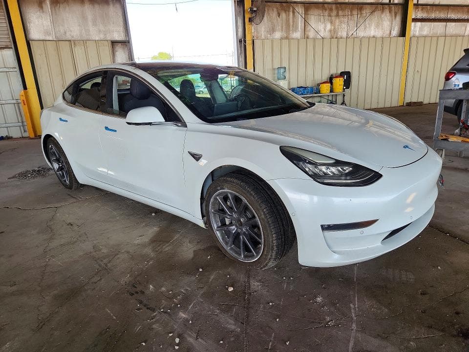 2018 TESLA MODEL 3 4