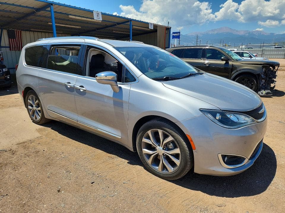2018 CHRYSLER PACIFICA LIMITED LIMITED 4