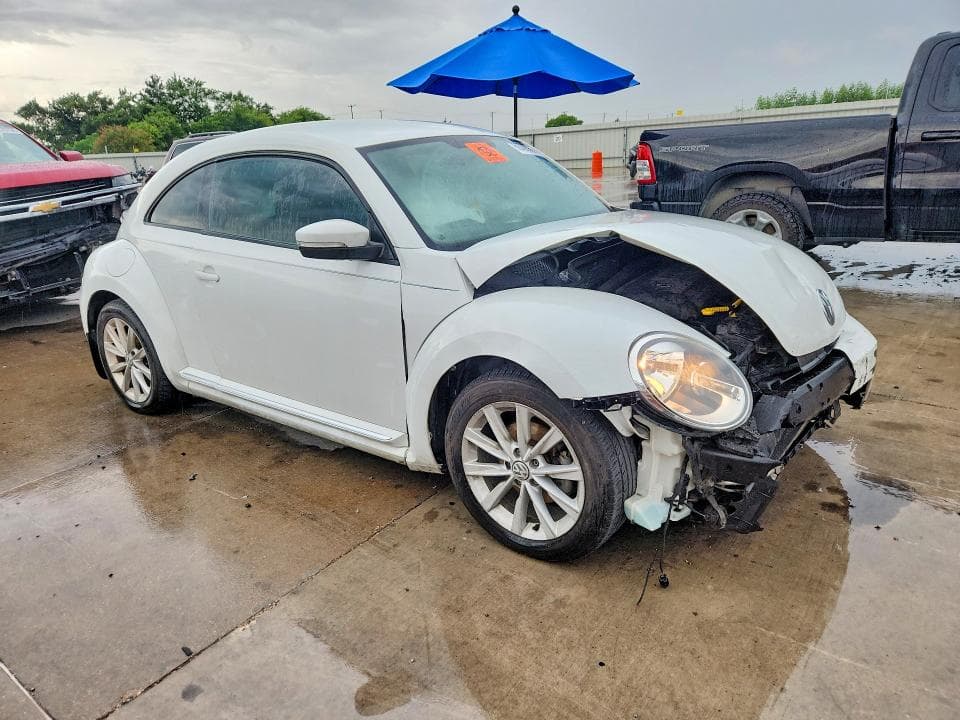 2017 VOLKSWAGEN BEETLE SE 4