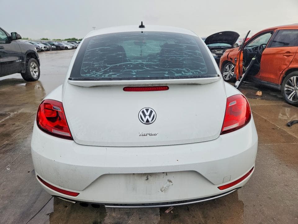 2017 VOLKSWAGEN BEETLE SE 6