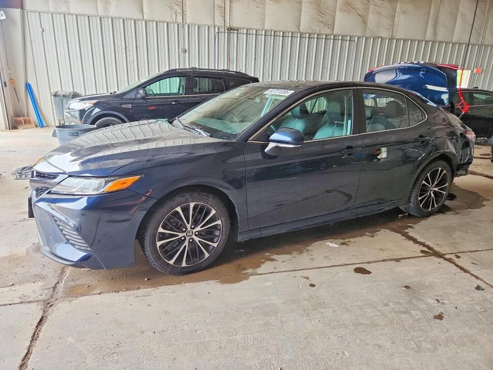 2019 TOYOTA CAMRY SE - 1