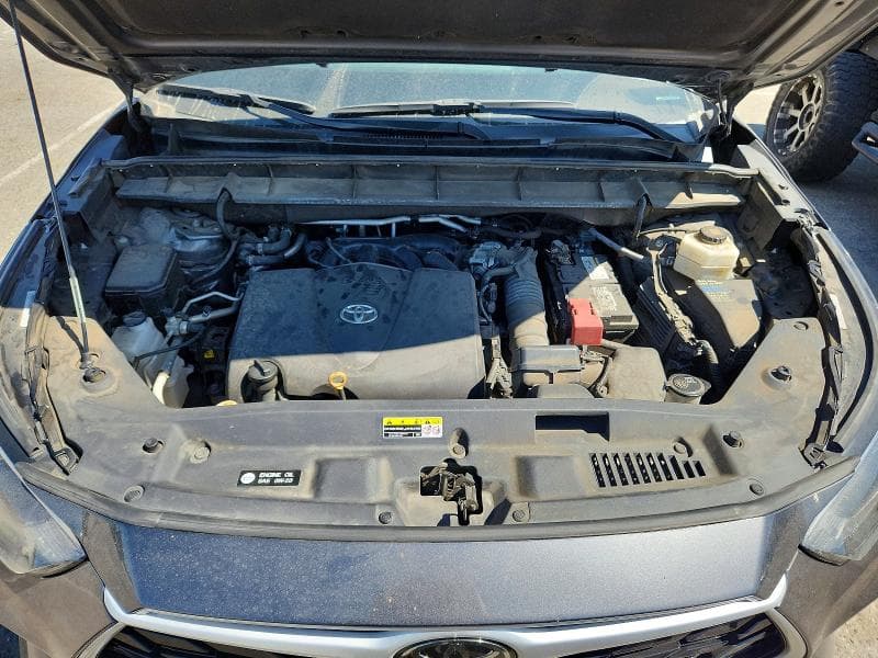 2021 TOYOTA HIGHLANDER L L 12