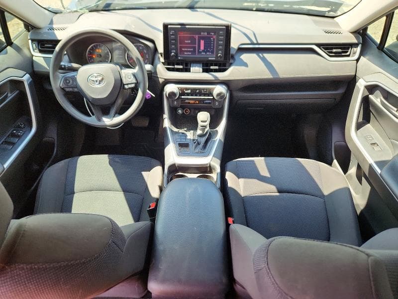 2020 TOYOTA RAV4 LE 8