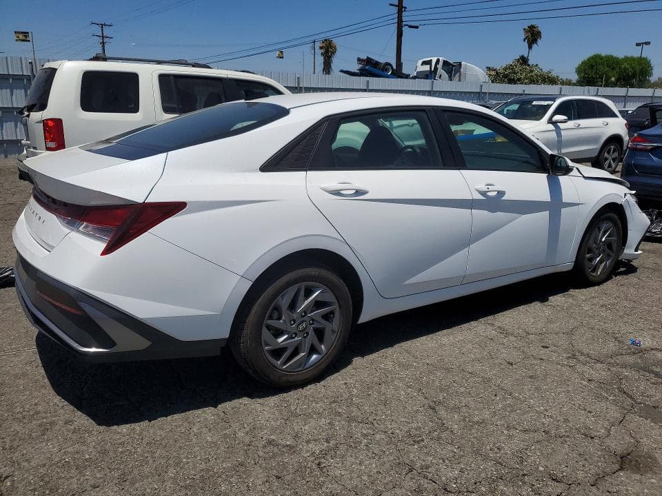 2024 HYUNDAI ELANTRA SEL SEL 3