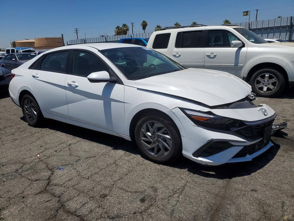 2024 HYUNDAI ELANTRA SEL SEL 4