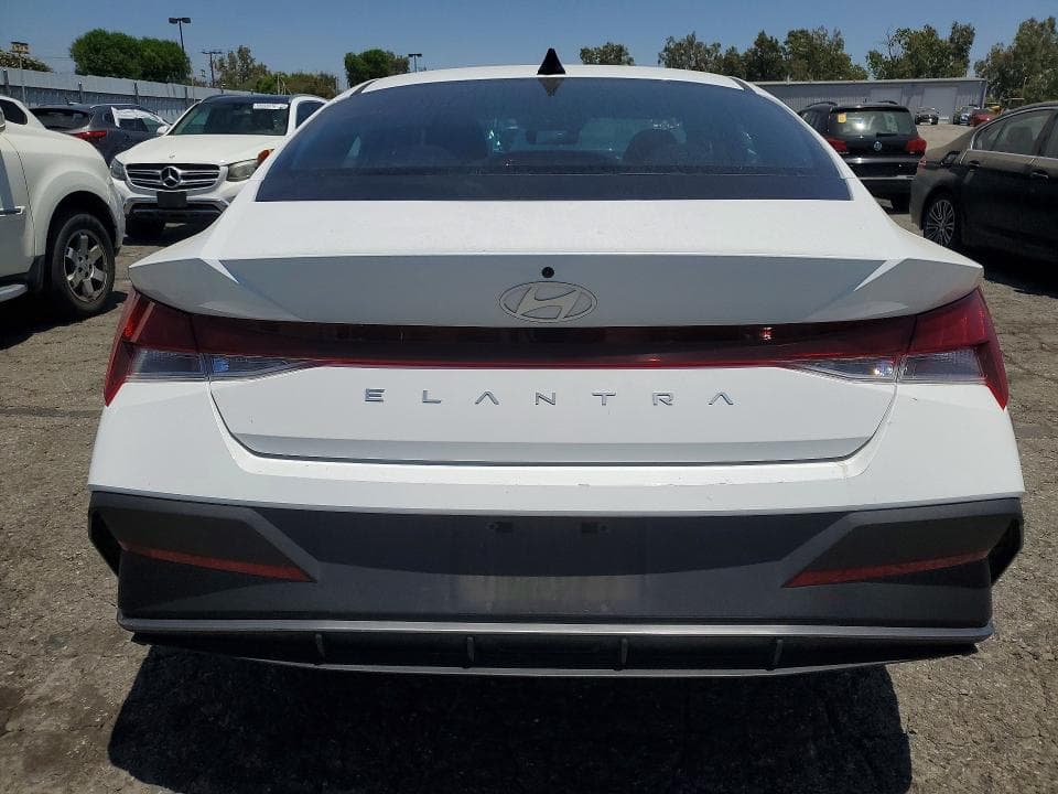 2024 HYUNDAI ELANTRA SEL SEL 6