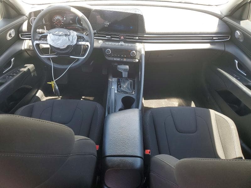 2024 HYUNDAI ELANTRA SEL SEL 8