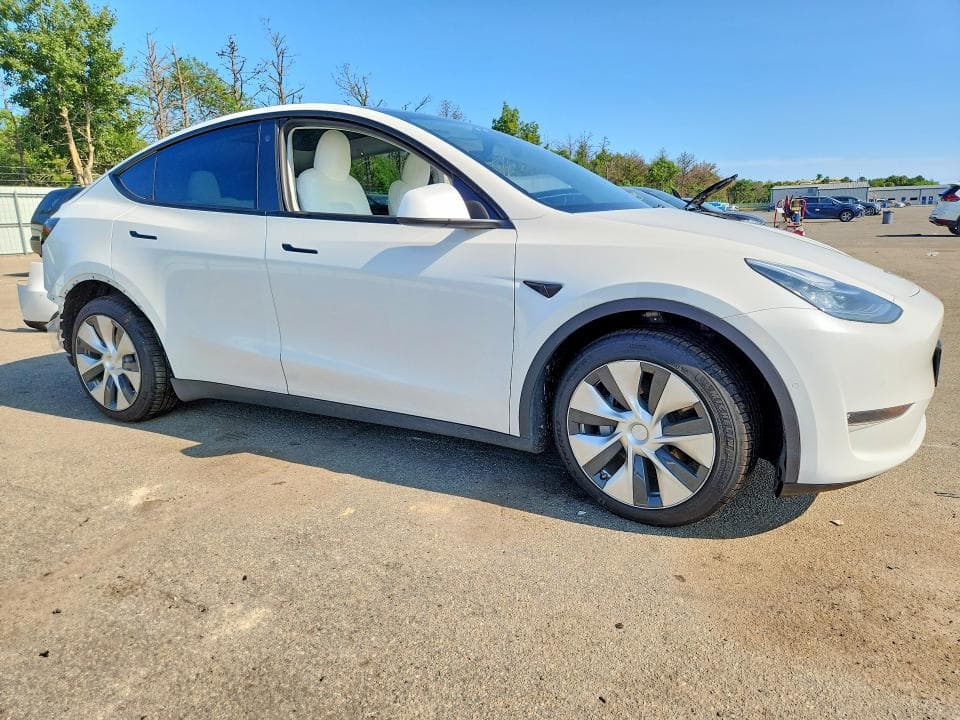 2021 TESLA MODEL Y 4