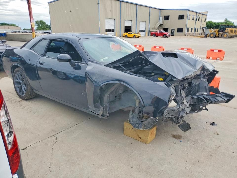 2020 DODGE CHALLENGER SXT 4