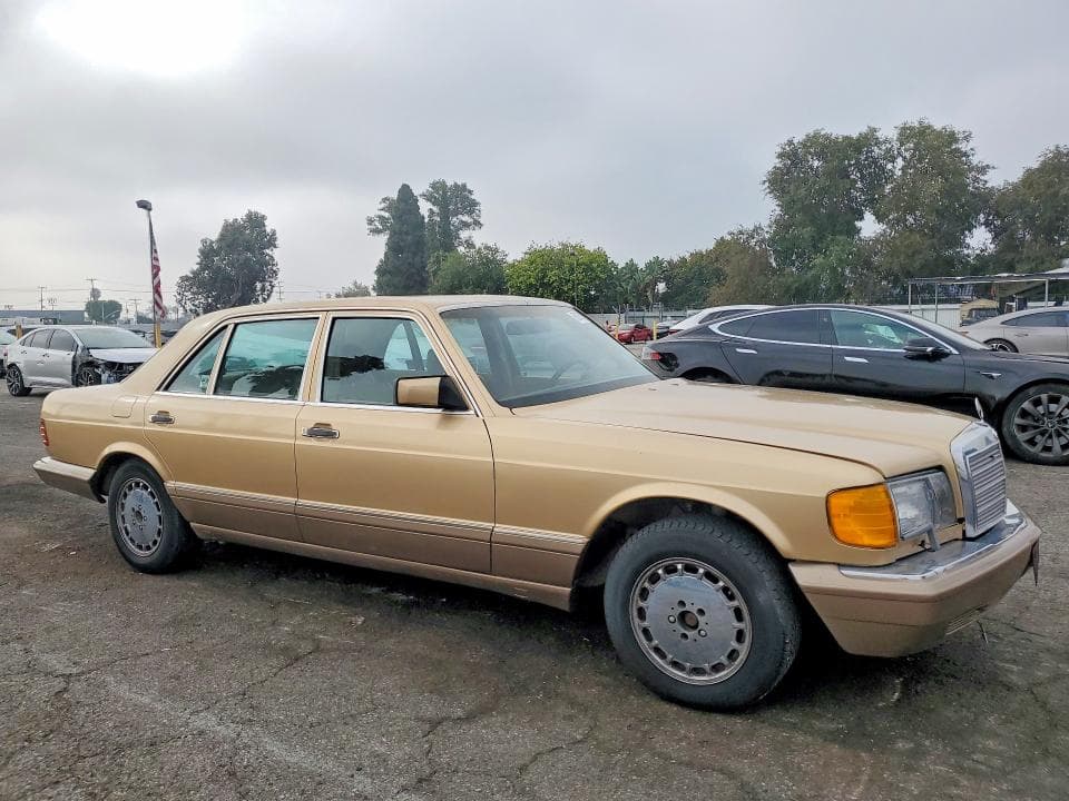1986 MERCEDES-BENZ 560 SEL SEL 4