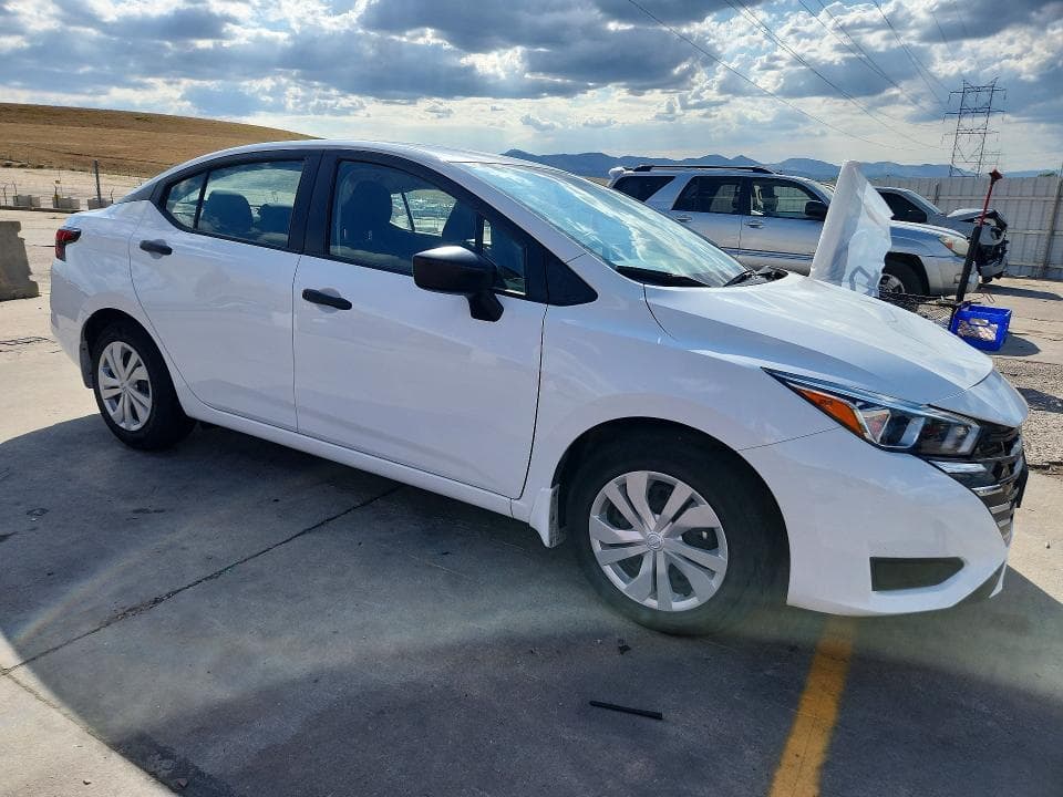 2024 NISSAN VERSA S 4