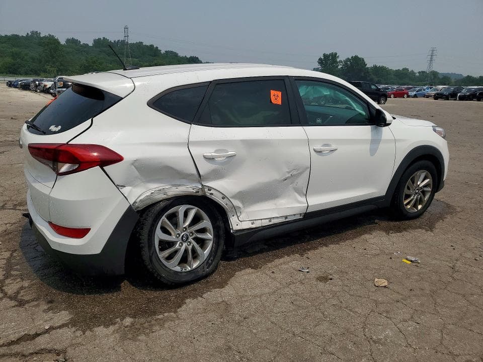 2017 HYUNDAI TUCSON SE 3