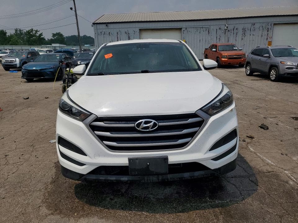 2017 HYUNDAI TUCSON SE 5