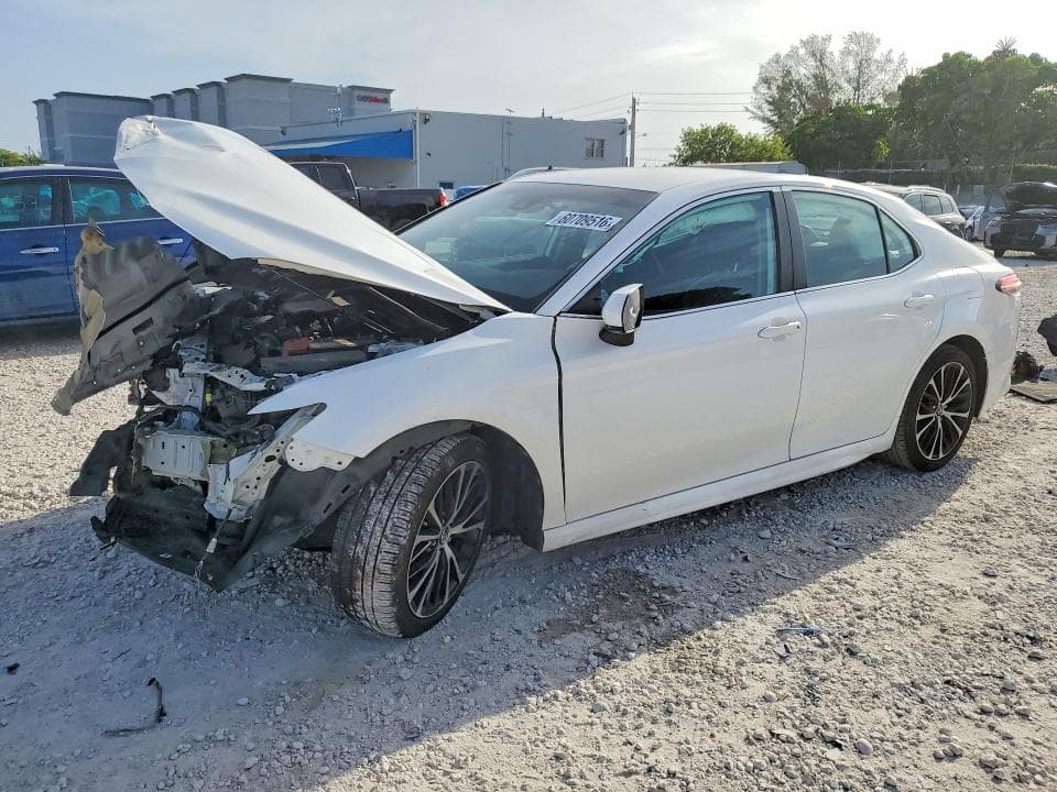 2020 TOYOTA CAMRY SE - 1