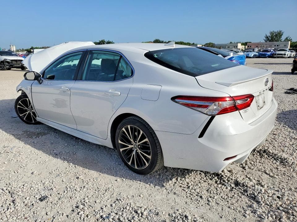 2020 TOYOTA CAMRY SE 2