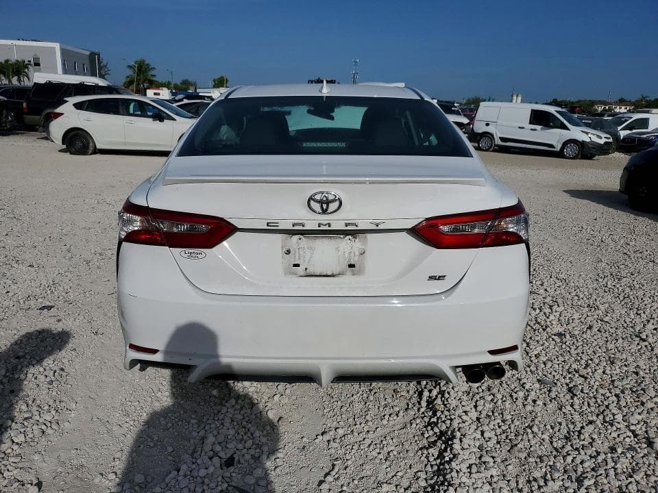 2020 TOYOTA CAMRY SE 6