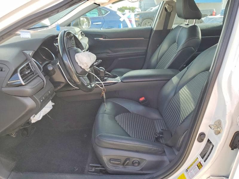 2020 TOYOTA CAMRY SE 7