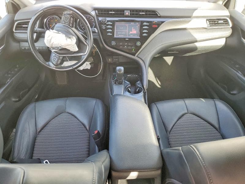 2020 TOYOTA CAMRY SE 8