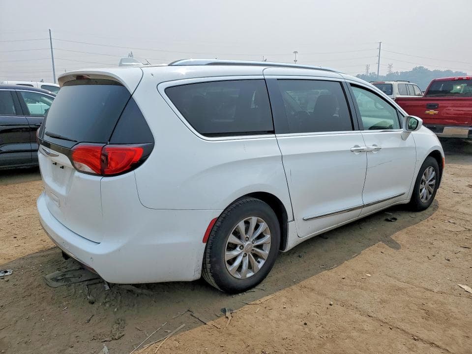 2018 CHRYSLER PACIFICA TOURING L 3