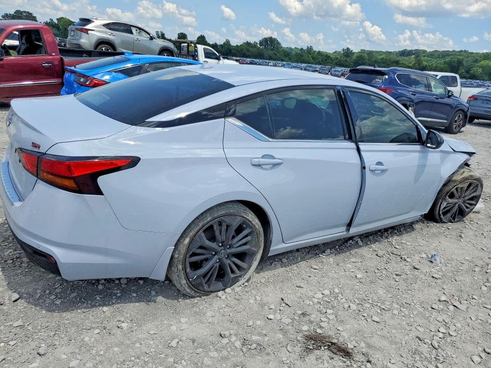 2023 NISSAN ALTIMA SR SR 3